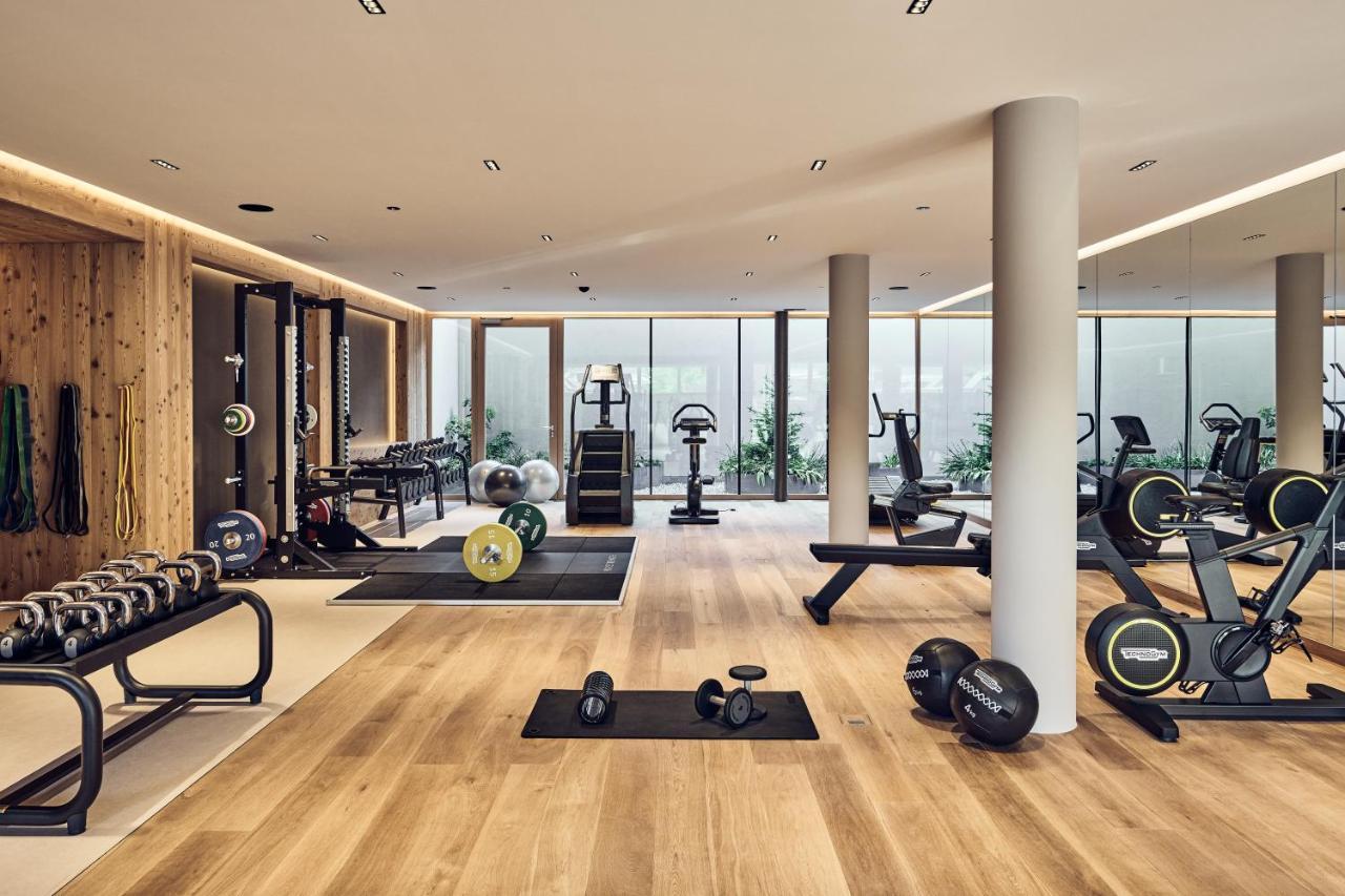 Falkensteiner Hotel Kronplatz - The Leading Hotels Of The World (Adults Only) Рісконе Екстер'єр фото A gym in the UK