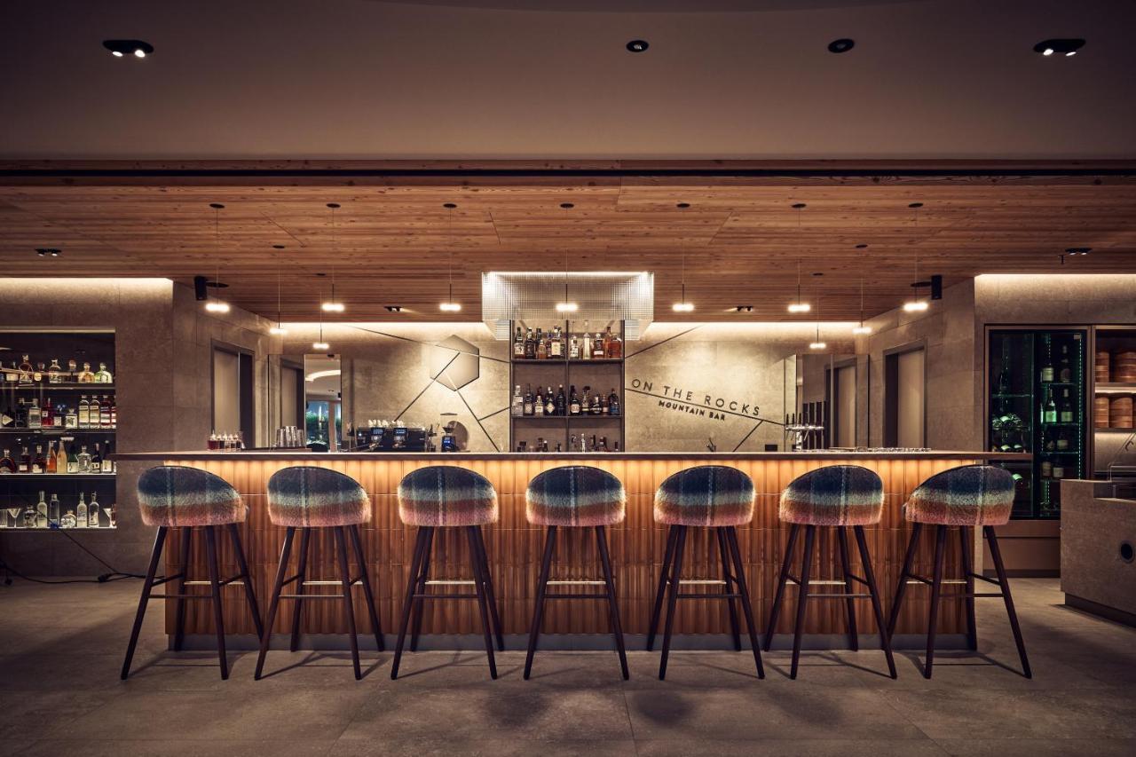 Falkensteiner Hotel Kronplatz - The Leading Hotels Of The World (Adults Only) Рісконе Екстер'єр фото The bar at the 1011 Hotel
