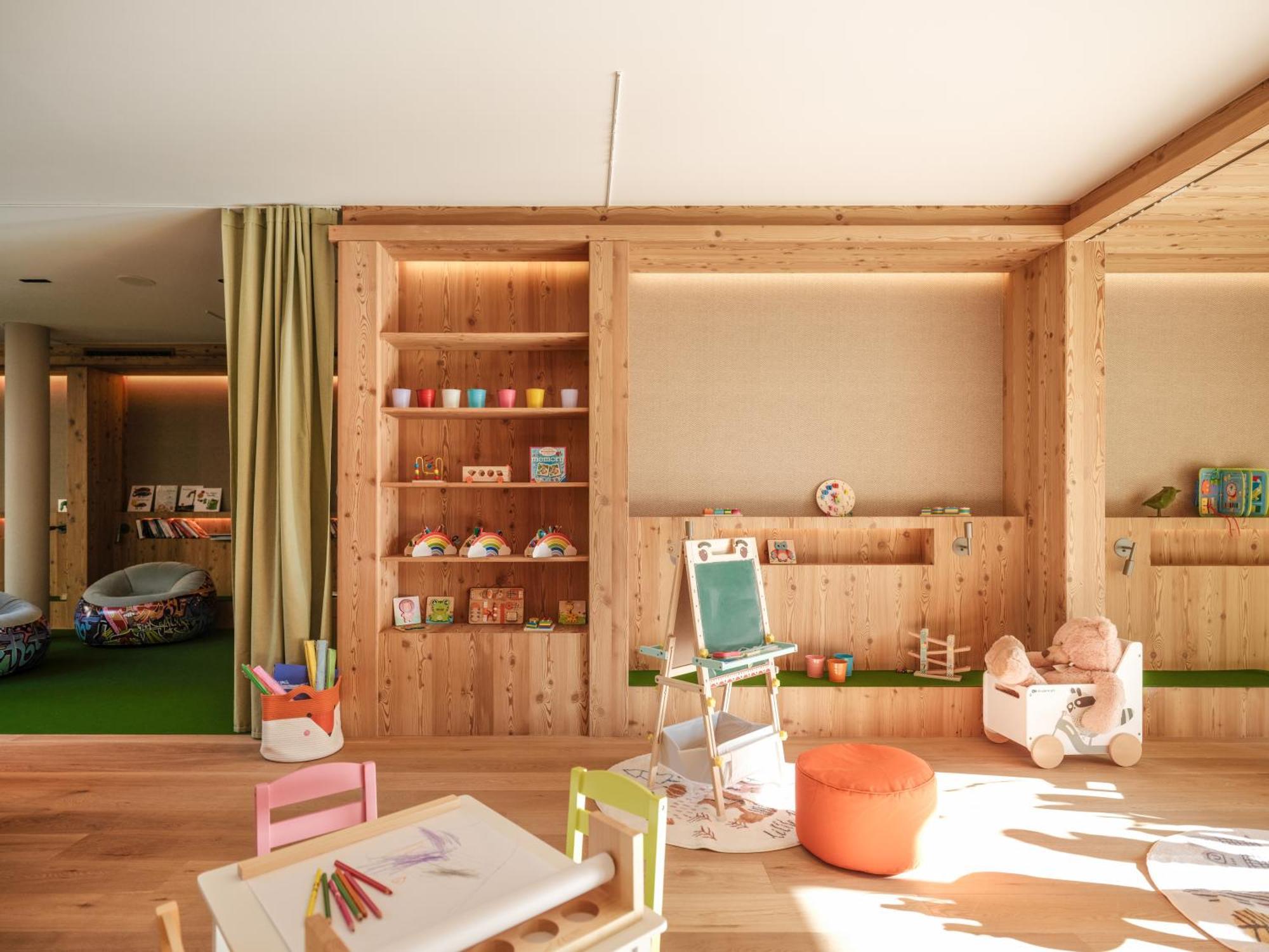 Falkensteiner Hotel Kronplatz - The Leading Hotels Of The World (Adults Only) Рісконе Екстер'єр фото The nursery