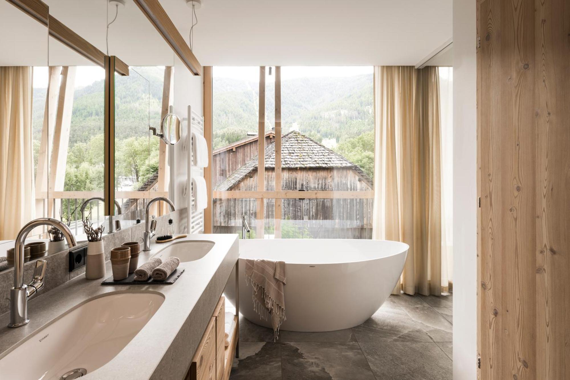 Falkensteiner Hotel Kronplatz - The Leading Hotels Of The World (Adults Only) Рісконе Екстер'єр фото Bathroom