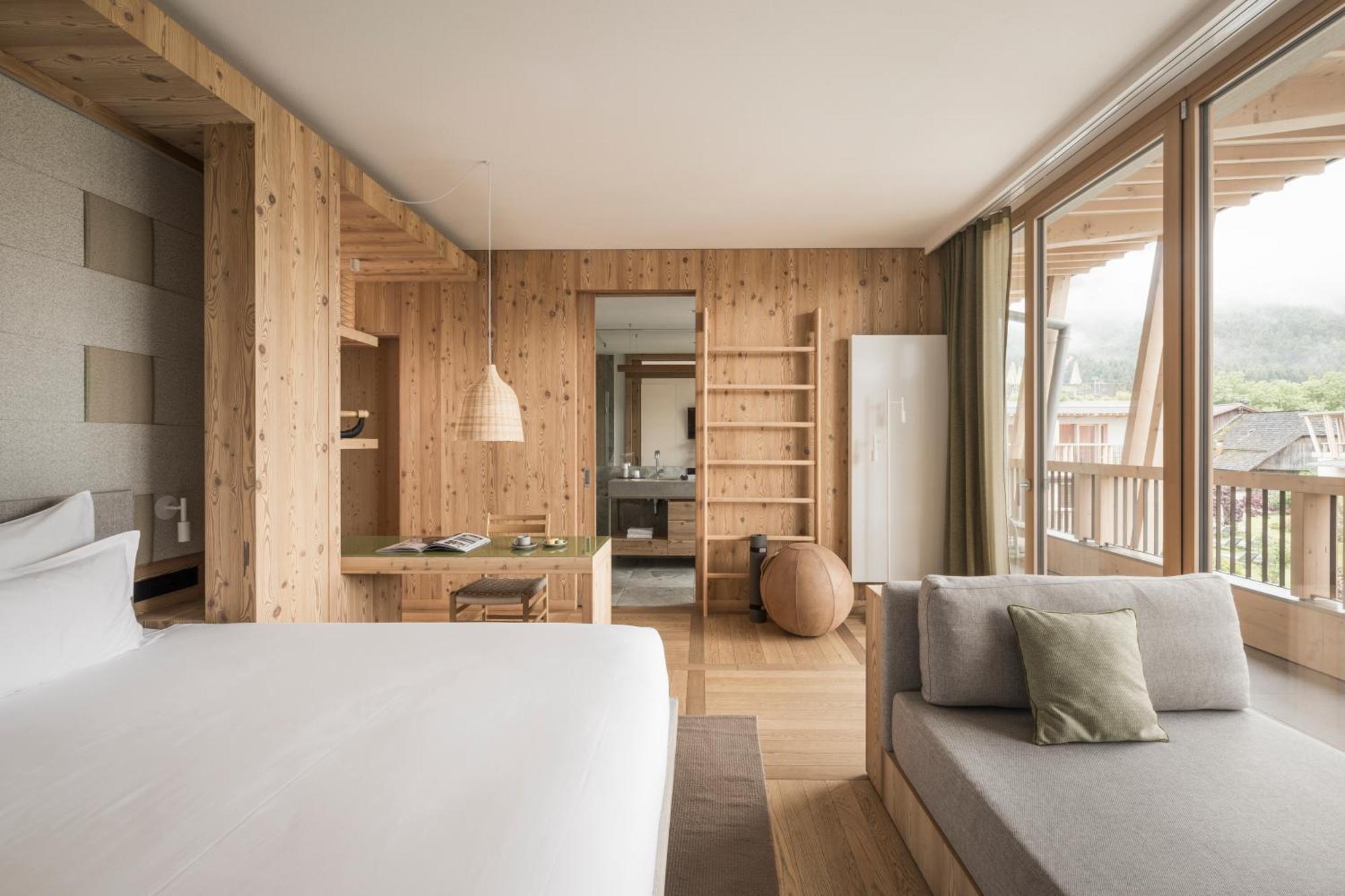 Falkensteiner Hotel Kronplatz - The Leading Hotels Of The World (Adults Only) Рісконе Номер фото A room at the 7132 Summit
